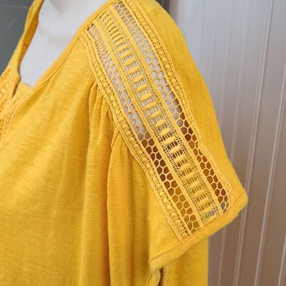 Liz Claiborne sleeveless top - Picture 3 of 7